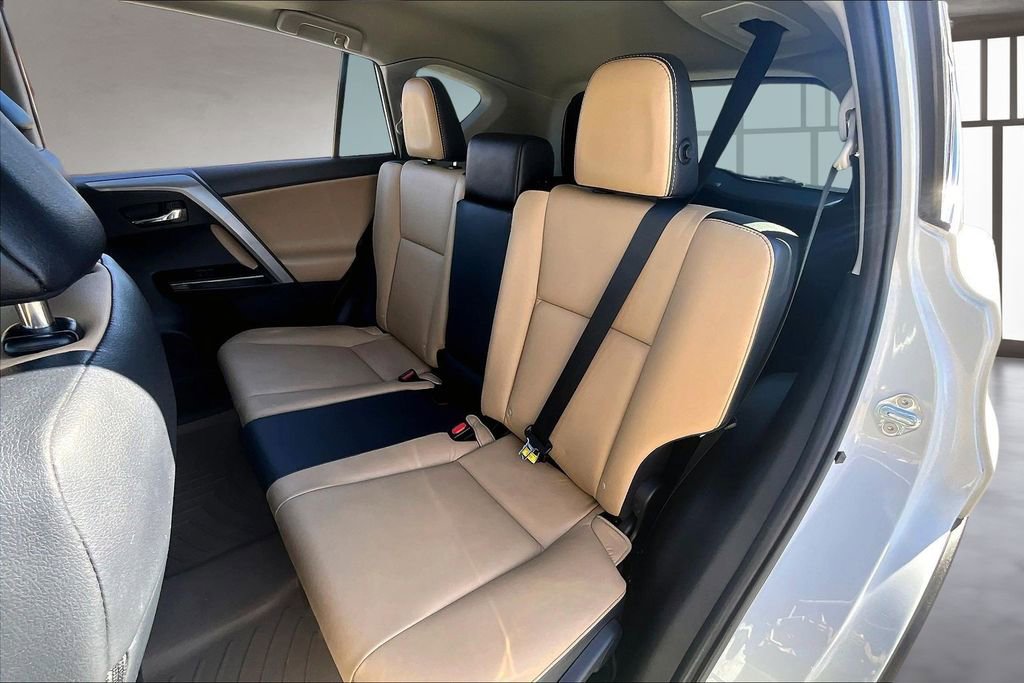 Used 2016 Toyota RAV4 Limited image 21