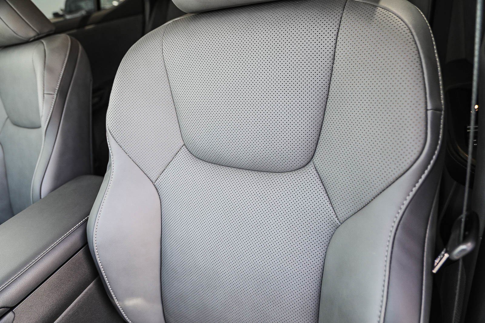 Used 2025 Lexus RZ 300e image 24