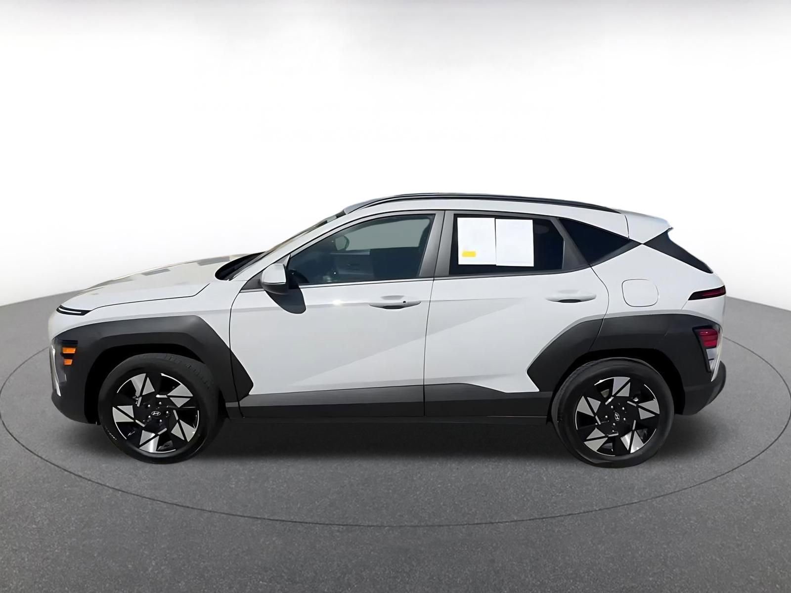 Used 2025 Hyundai Kona SEL image 9
