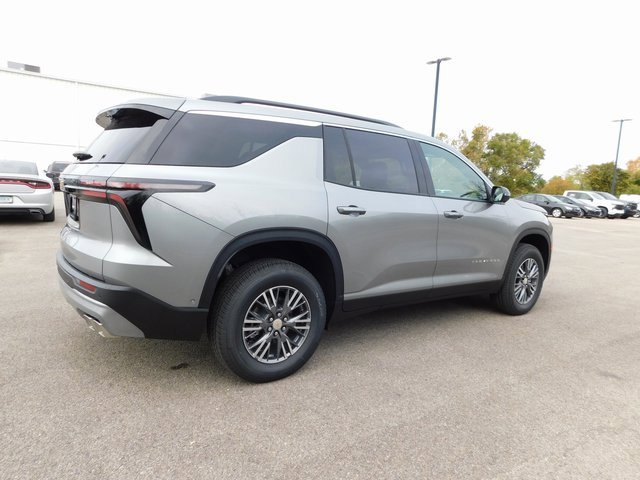 New 2026 Chevrolet Traverse LT w/ Enhanced Driving Package image 3