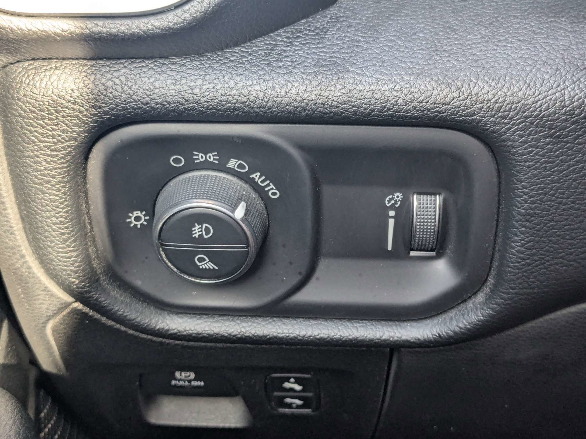 Used 2020 RAM 1500 Big Horn AWD/4WD image 33