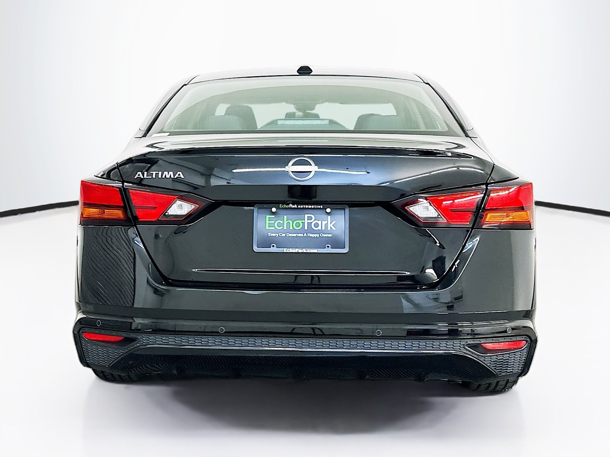 Used 2025 Nissan Altima 2.5 SV FWD image 7