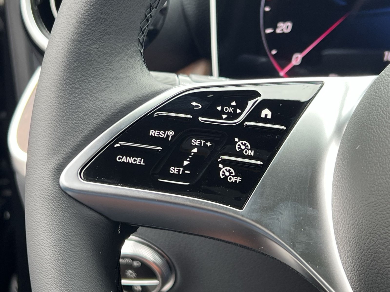 New 2026 Mercedes-Benz GLC 300 4MATIC image 36