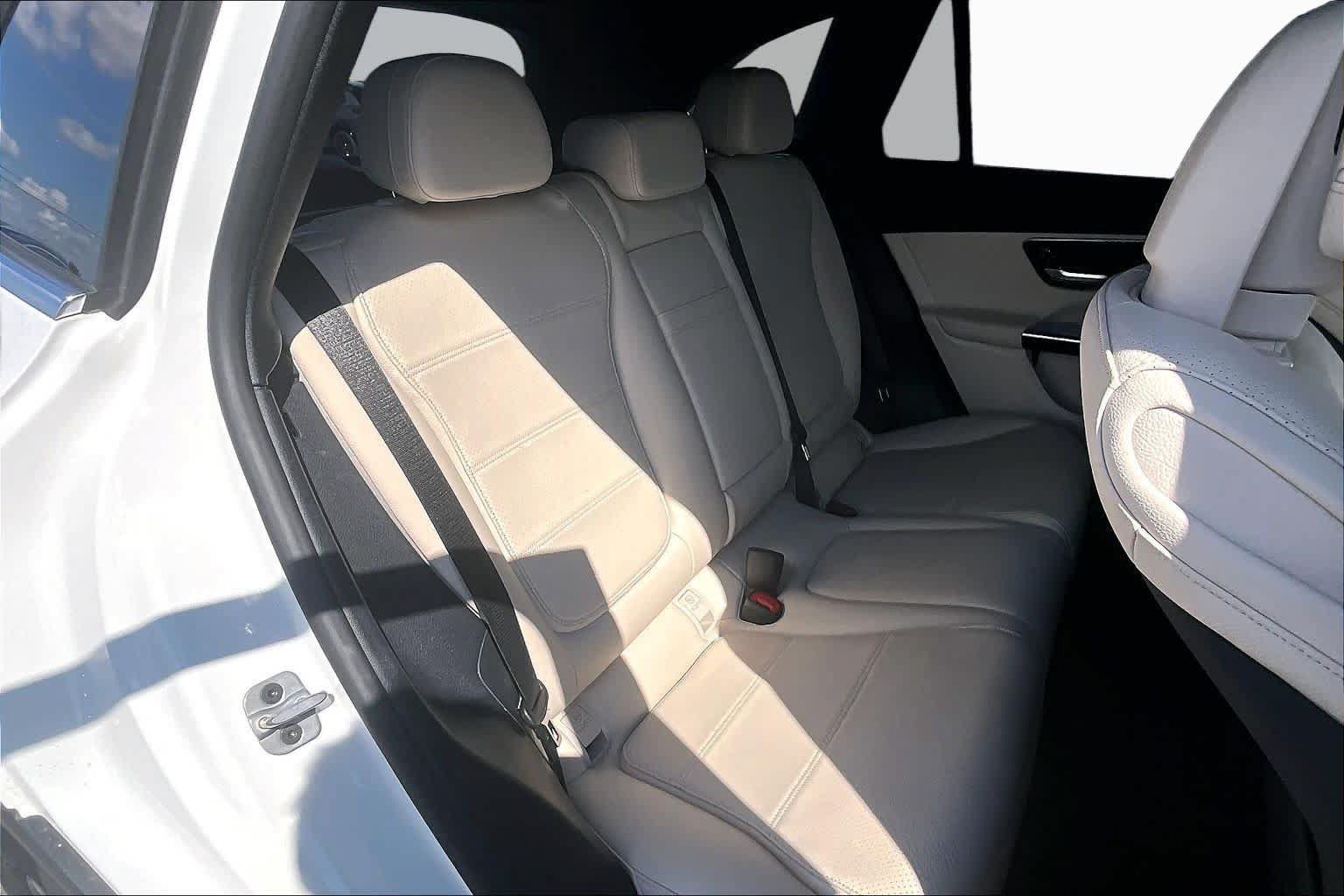 Used 2025 Mercedes-Benz GLC 300 4MATIC image 20