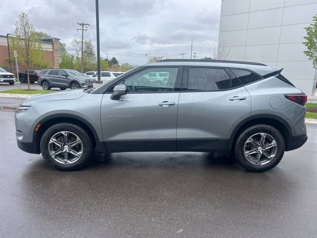 Used 2024 Chevrolet Blazer LT w/ Sound & Technology Package AWD/4WD image 8