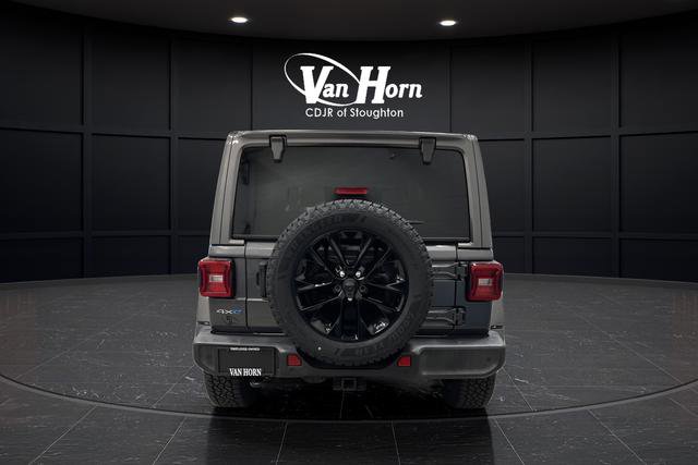 Used 2021 Jeep Wrangler Unlimited Sahara w/ Cold Weather Group AWD/4WD image 13