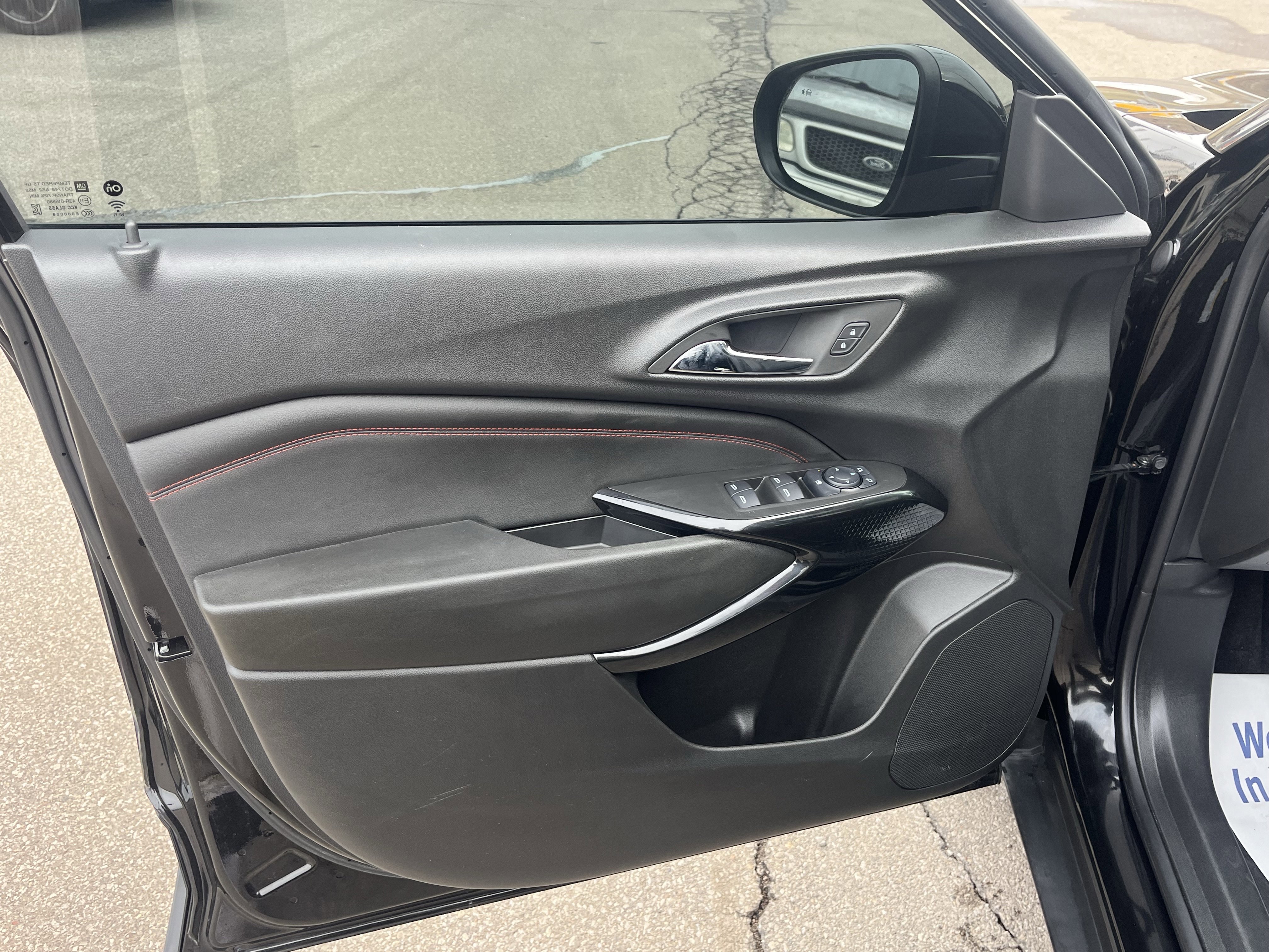 Used 2024 Chevrolet Trax RS w/ Sunroof Package image 22