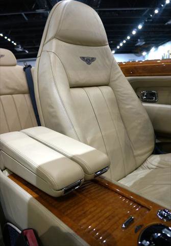 Used 2007 Bentley Azure image 15
