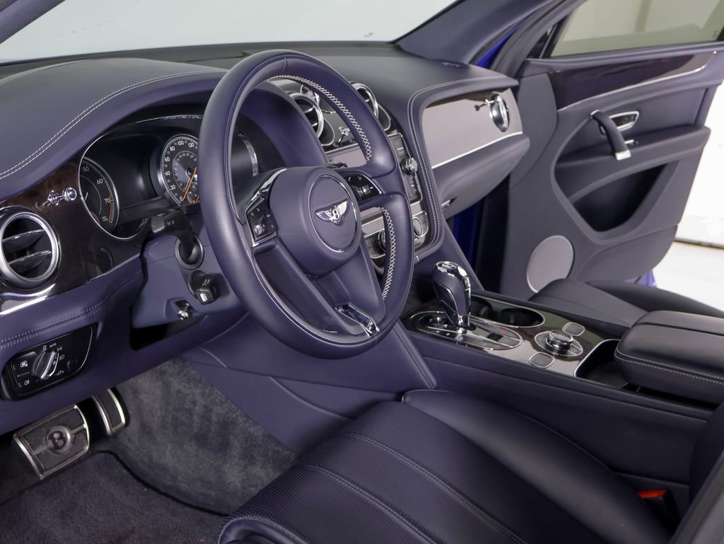 Used 2019 Bentley Bentayga image 4
