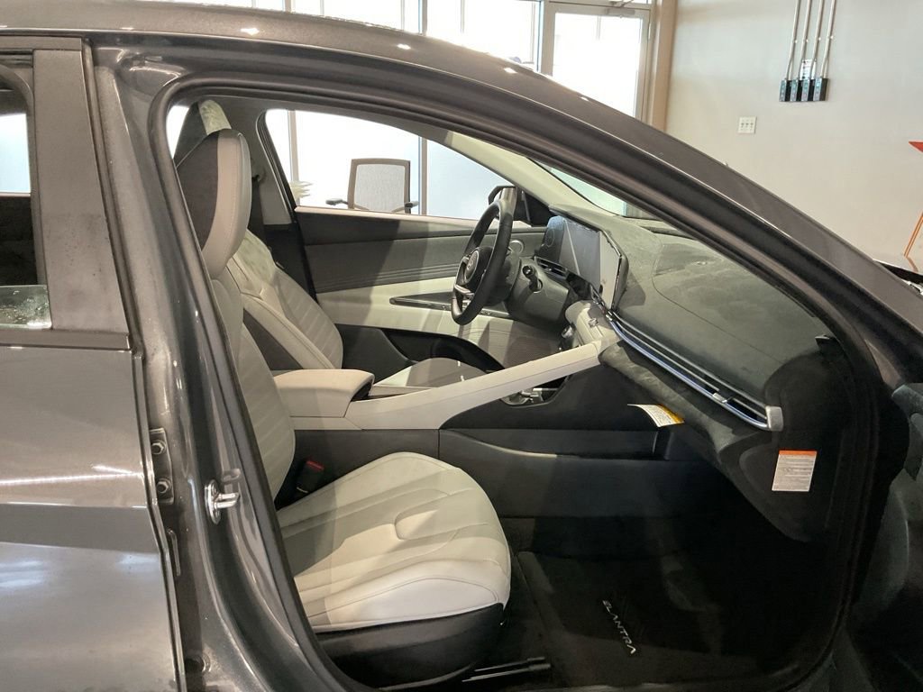 New 2026 Hyundai Elantra Limited w/ Cargo Package FWD image 23