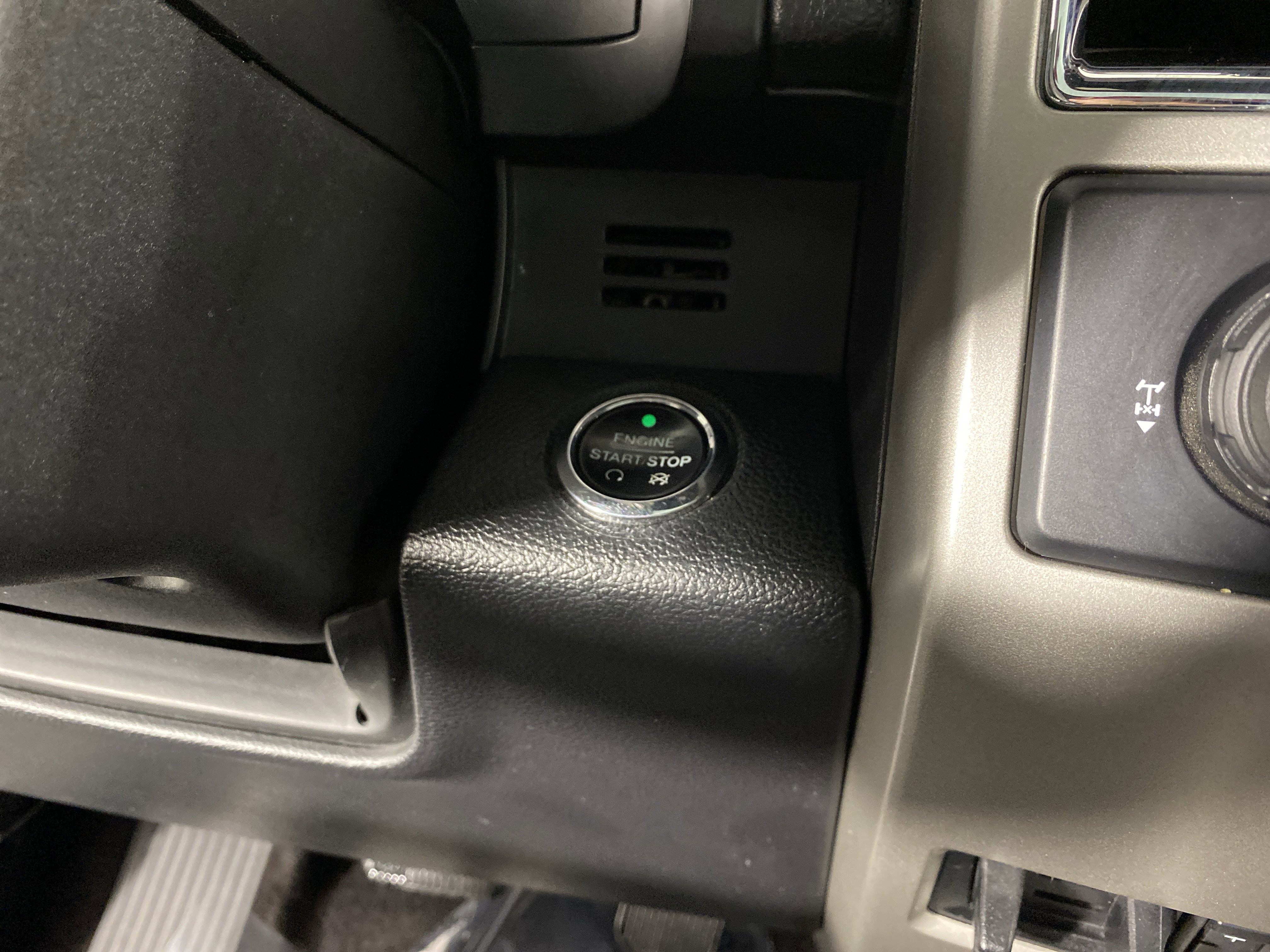 Used 2015 Ford F150 Lariat w/ Equipment Group 501A Mid image 26