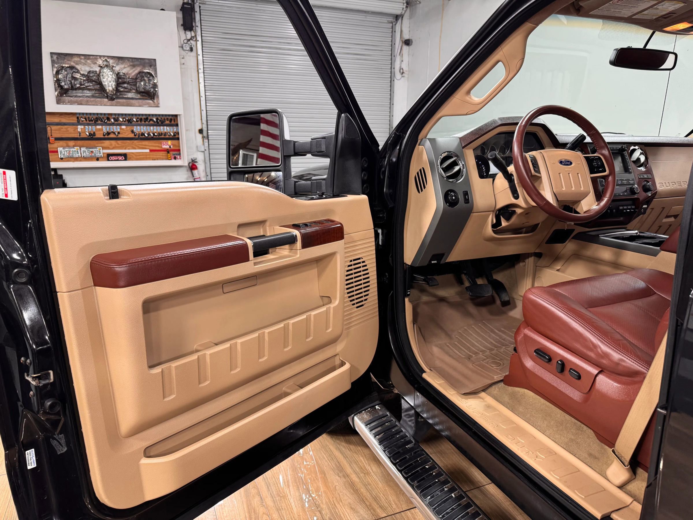 Used 2012 Ford F250 King Ranch w/ King Ranch w/Chrome Pkg image 12