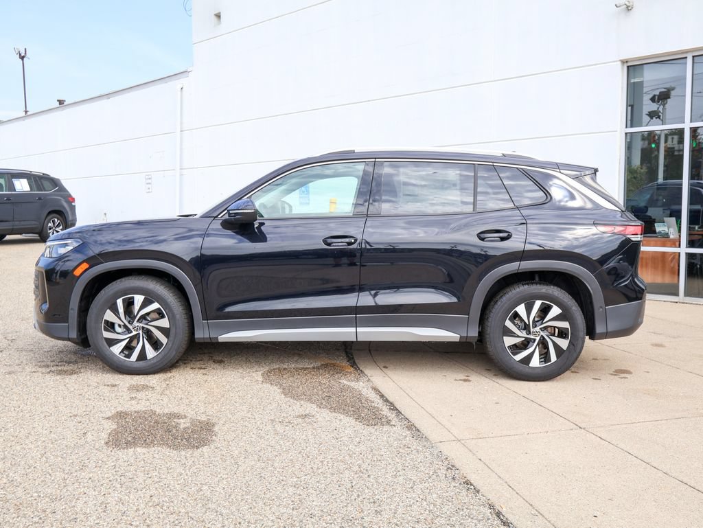New 2026 Volkswagen Tiguan S FWD image 2