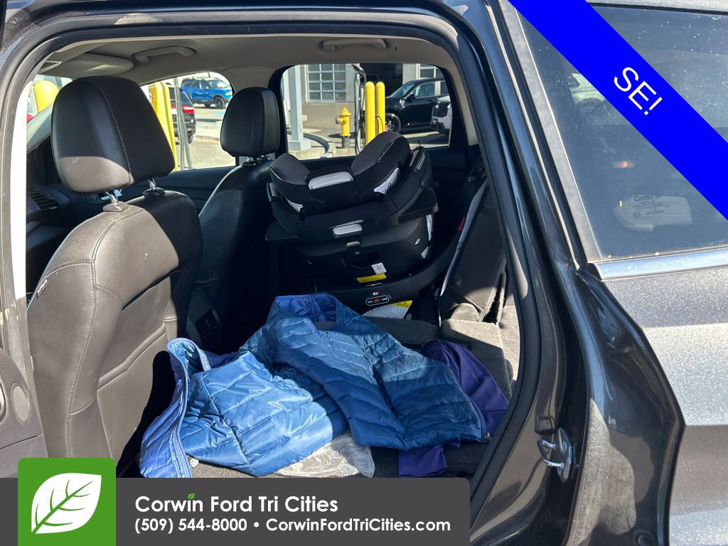 Used 2017 Ford Escape SE w/ SE Leather Comfort Package AWD/4WD image 10