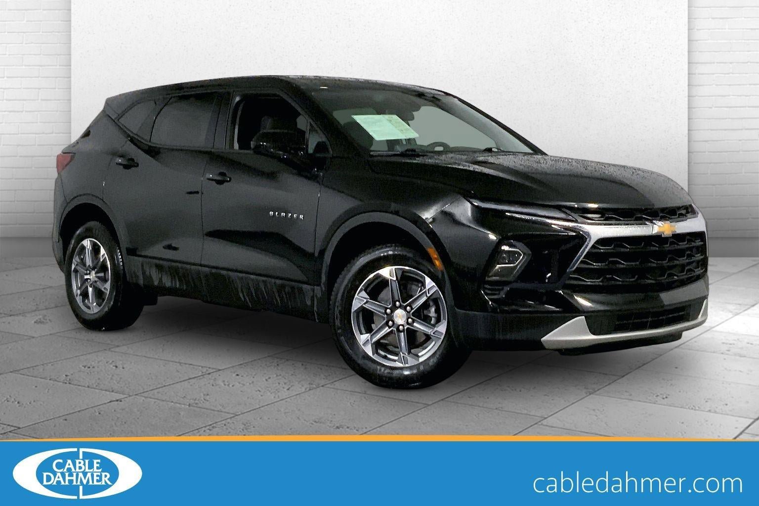 Used 2025 Chevrolet Blazer LT image 1