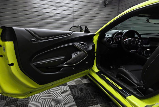Used 2020 Chevrolet Camaro SS RWD image 34