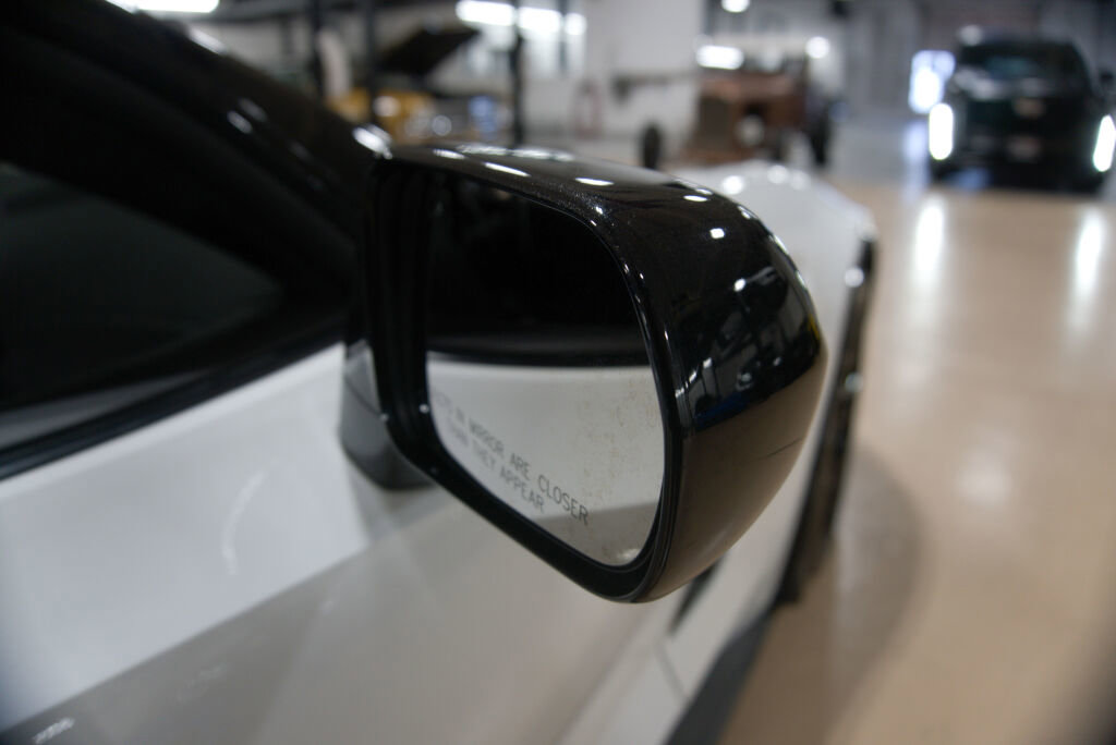 Used 2015 Chevrolet Corvette Z06 w/ 3LZ Preferred Equipment Group image 26