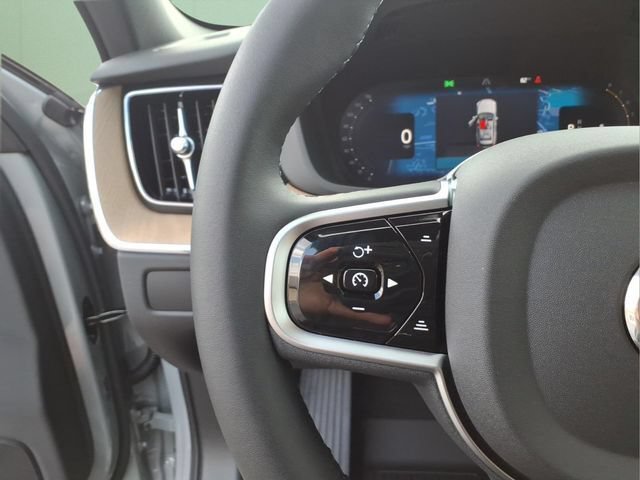 New 2026 Volvo XC60 B5 Plus w/ Protection Package Premier AWD/4WD image 20