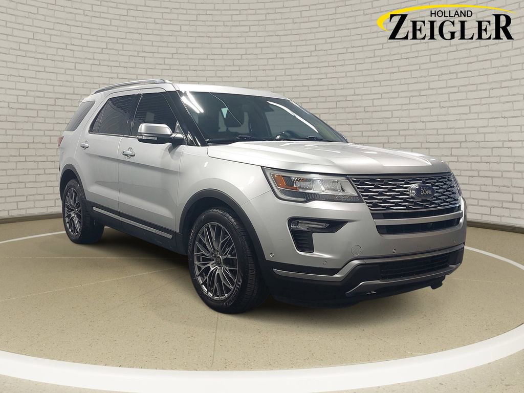 Used 2018 Ford Explorer Platinum AWD/4WD image 3