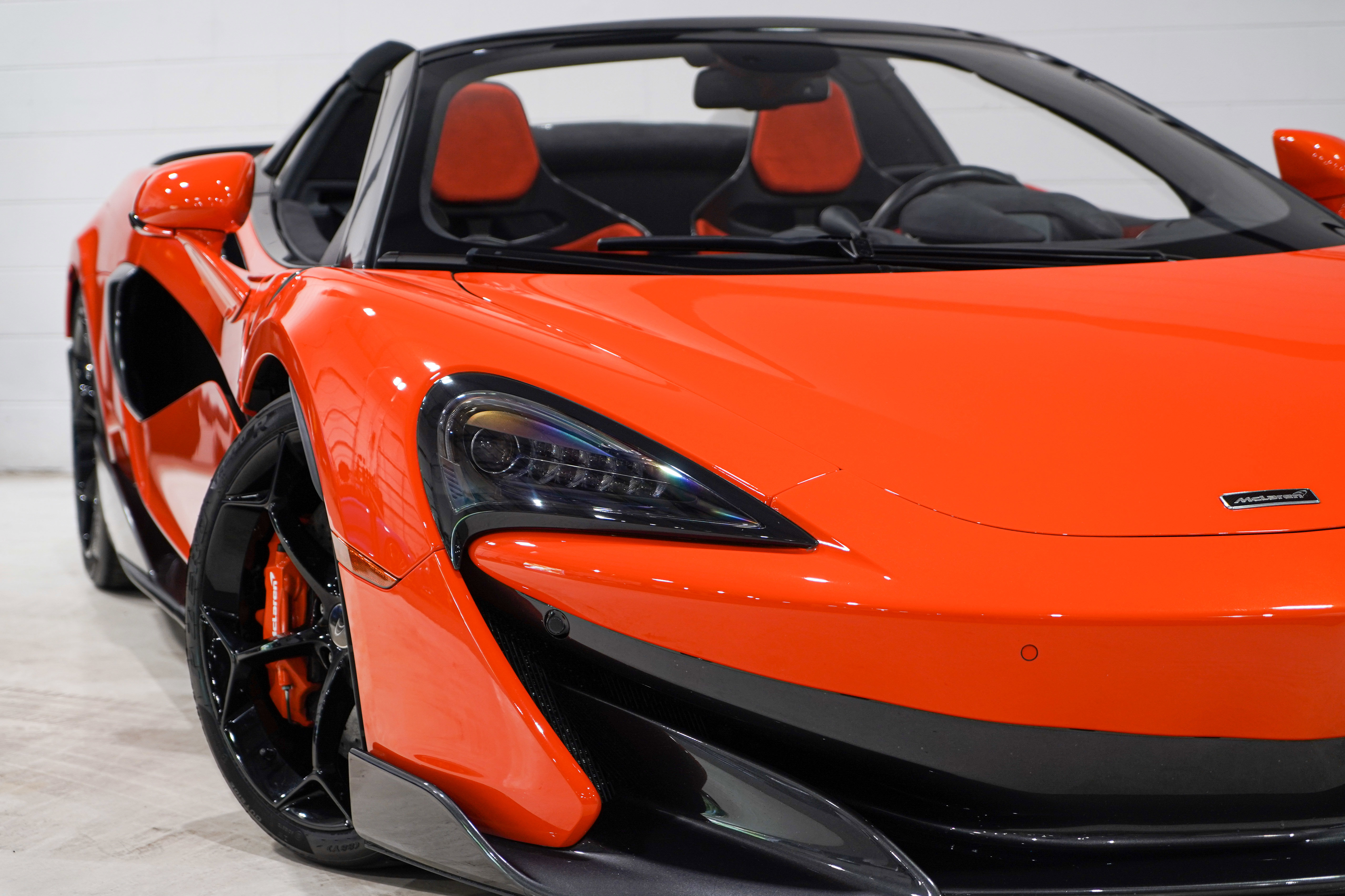 Used 2020 McLaren 600LT Spider RWD image 27