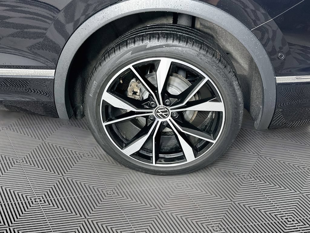 Used 2022 Volkswagen Tiguan SEL R-Line AWD/4WD image 39