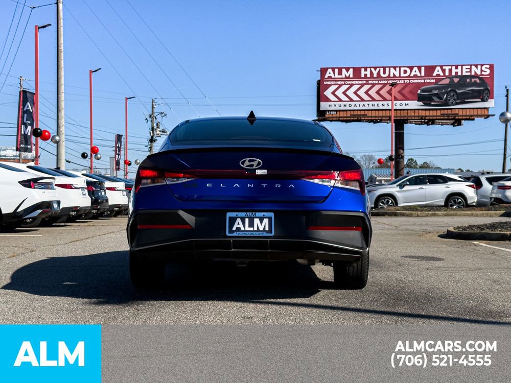Used 2025 Hyundai Elantra Sport image 6