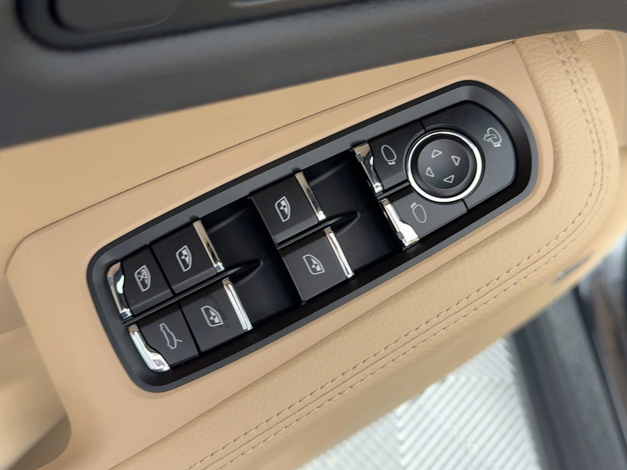 Used 2026 Porsche Macan S image 13