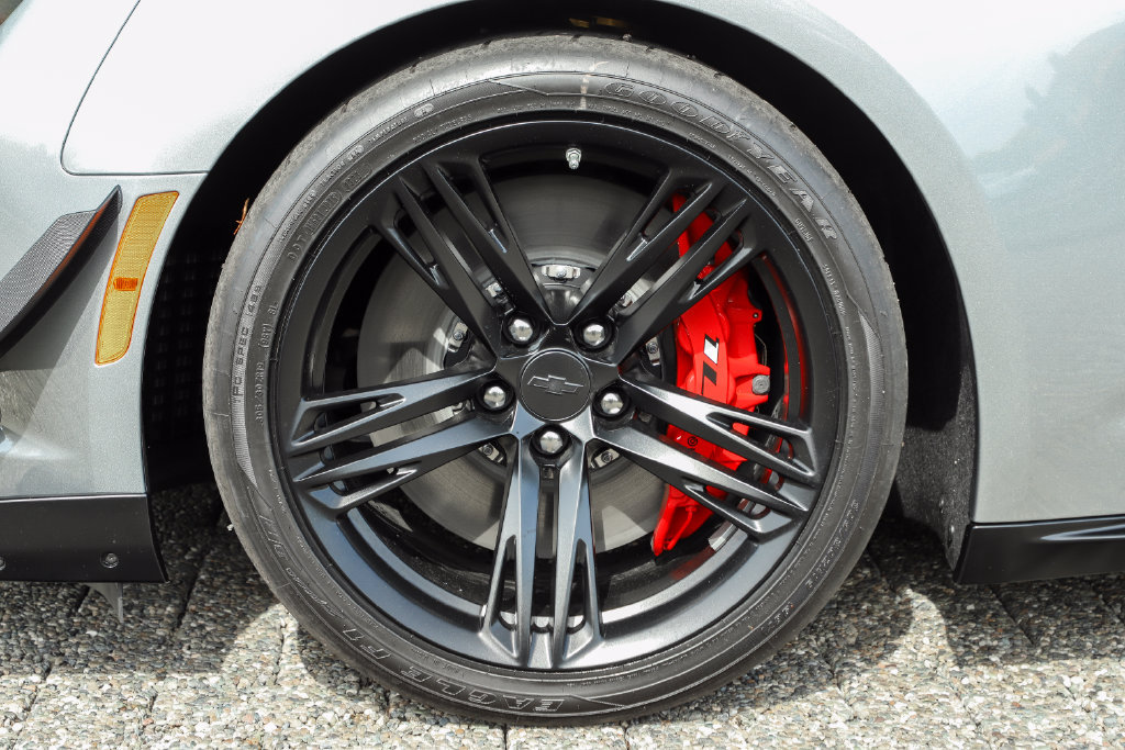 Used 2023 Chevrolet Camaro ZL1 RWD image 17