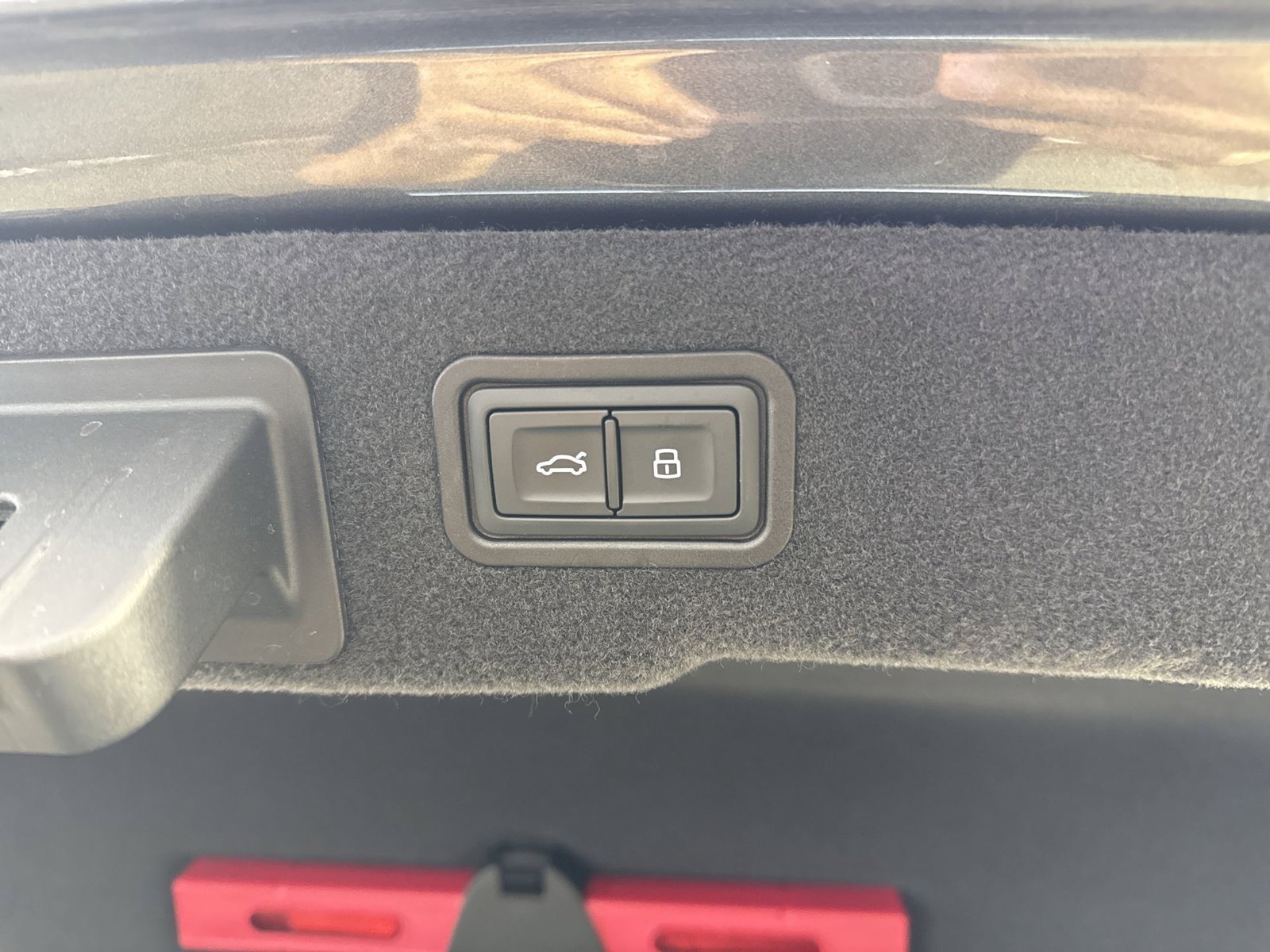 Used 2023 Audi S8 AWD/4WD image 34