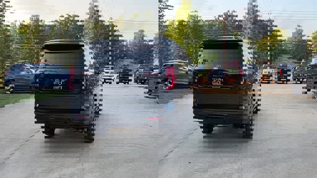 New 2025 Ford Expedition Platinum w/ Stealth Performance Package image 6