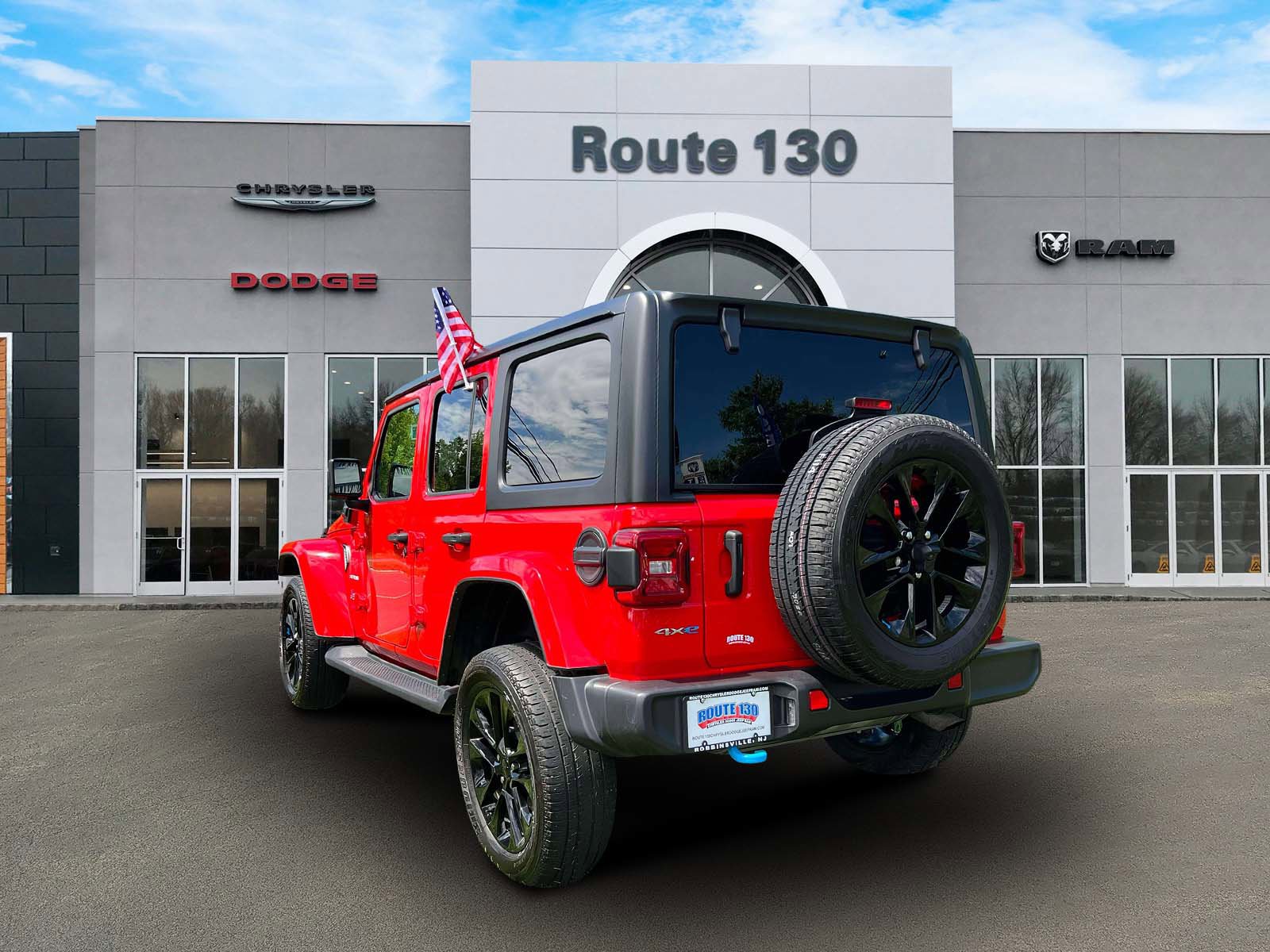 Used 2023 Jeep Wrangler Unlimited Sahara w/ Cold Weather Group AWD/4WD image 3