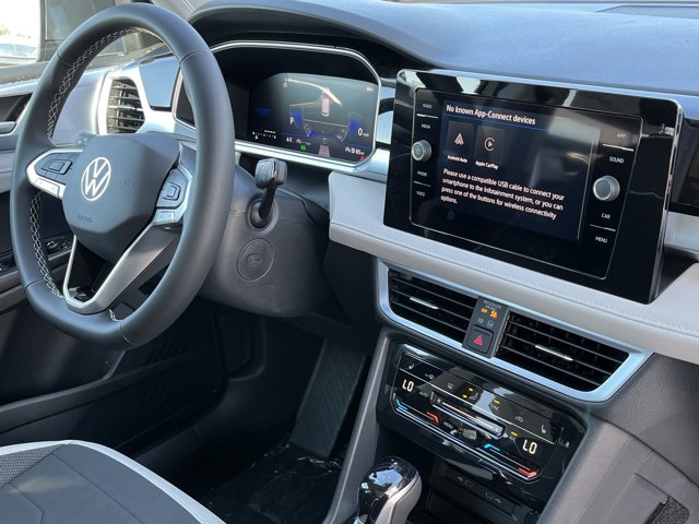 New 2026 Volkswagen Taos SE AWD/4WD image 6