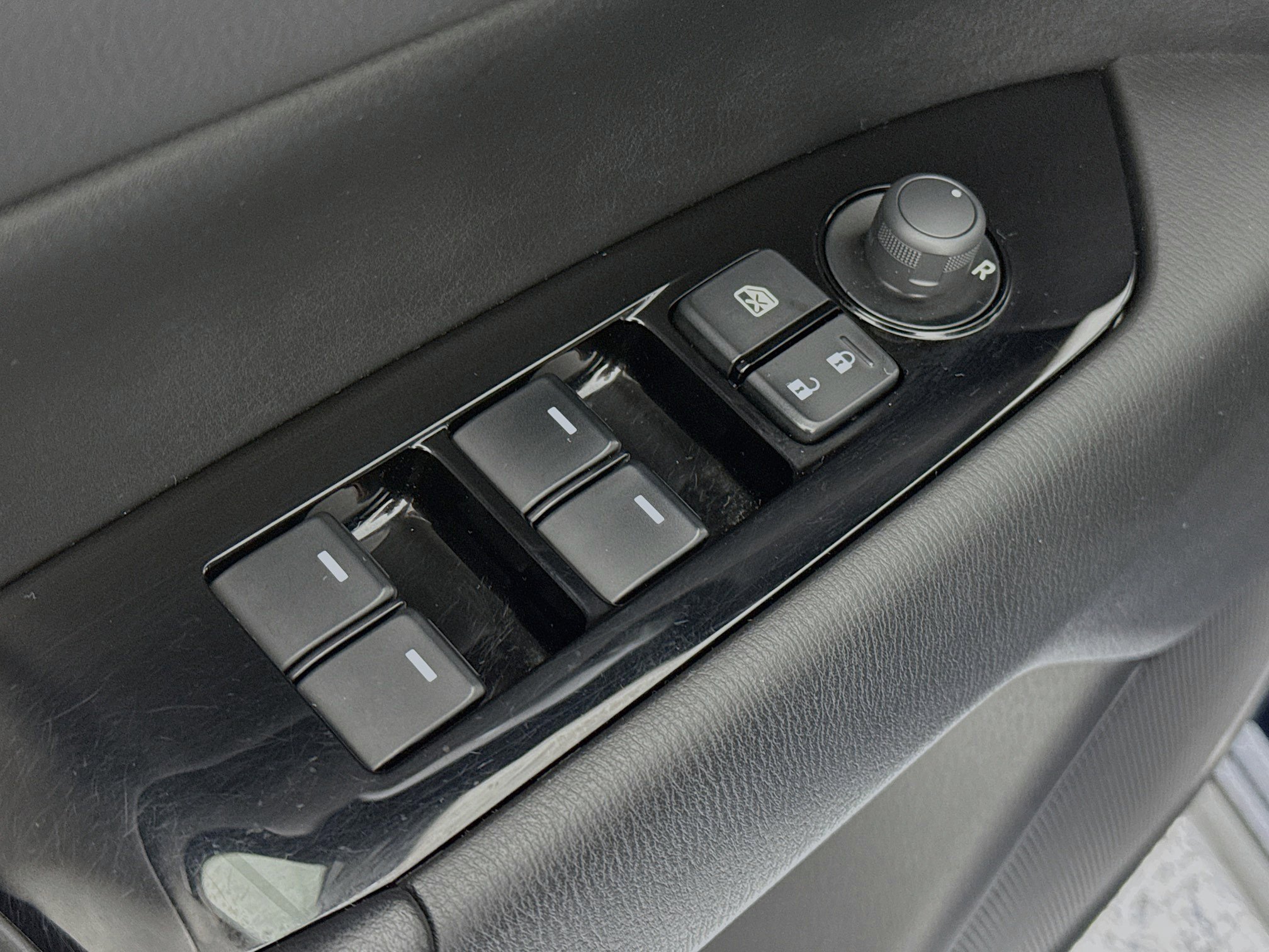 Used 2018 MAZDA CX-5 Touring image 17