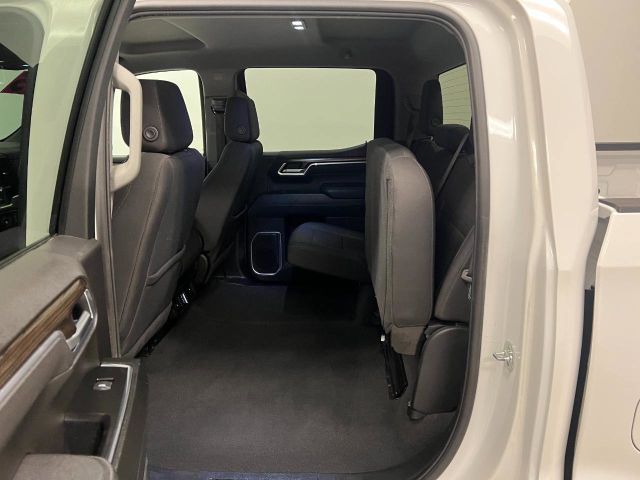 Used 2025 Chevrolet Silverado 1500 LT image 32