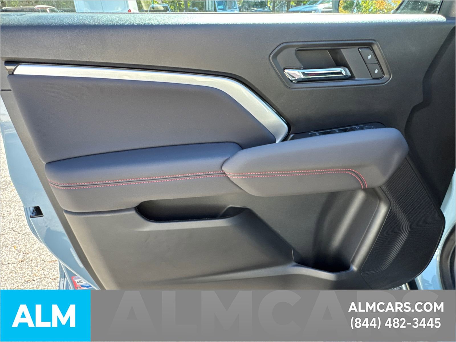 Used 2025 Chevrolet Colorado Z71 w/ Technology Package image 12