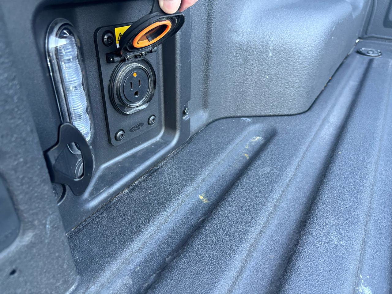 Used 2024 Ford Maverick Lariat image 11