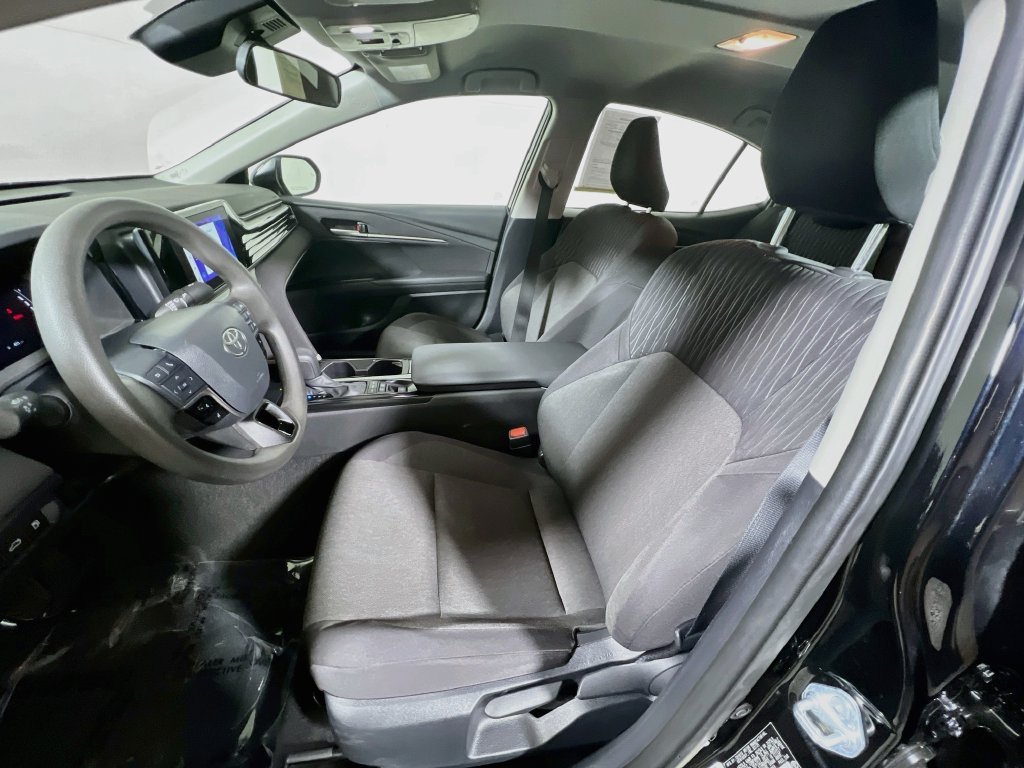 Used 2025 Toyota Camry LE FWD image 18