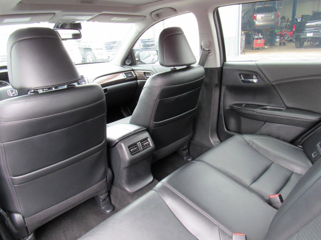 Used 2016 Honda Accord Touring image 35