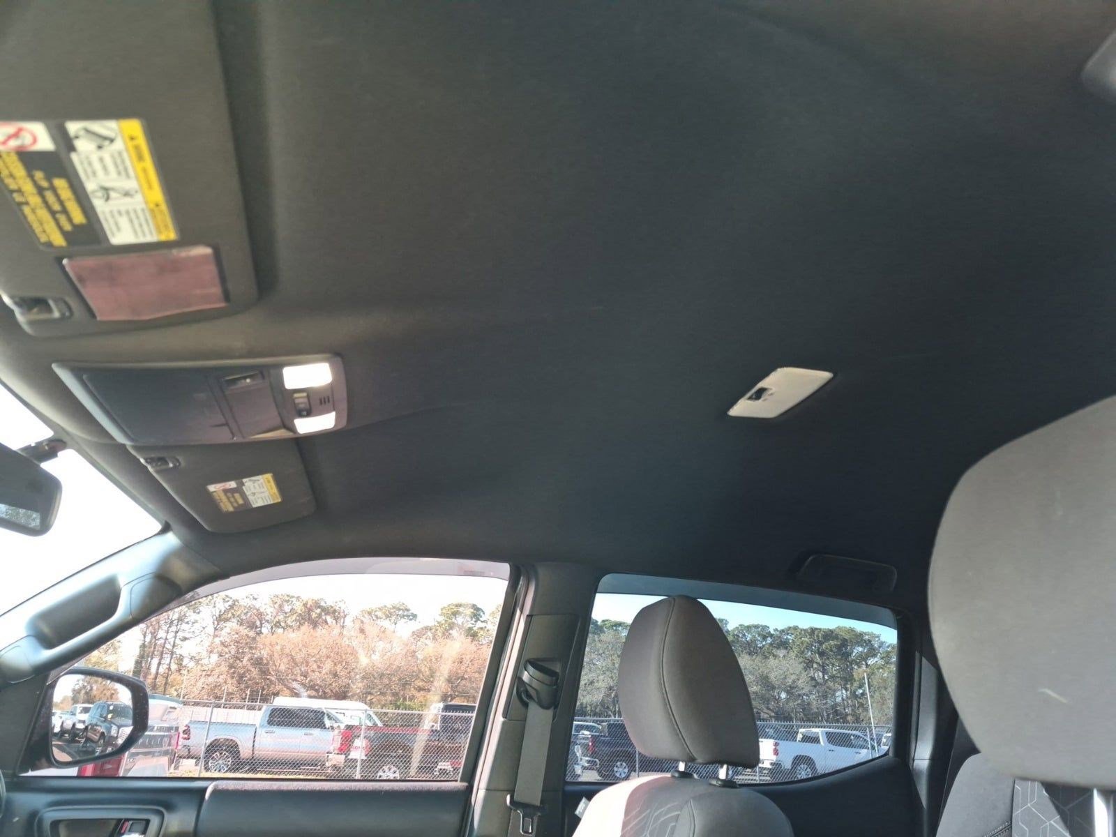 Used 2017 Toyota Tacoma TRD Sport w/ Tow Package (A/T) image 11