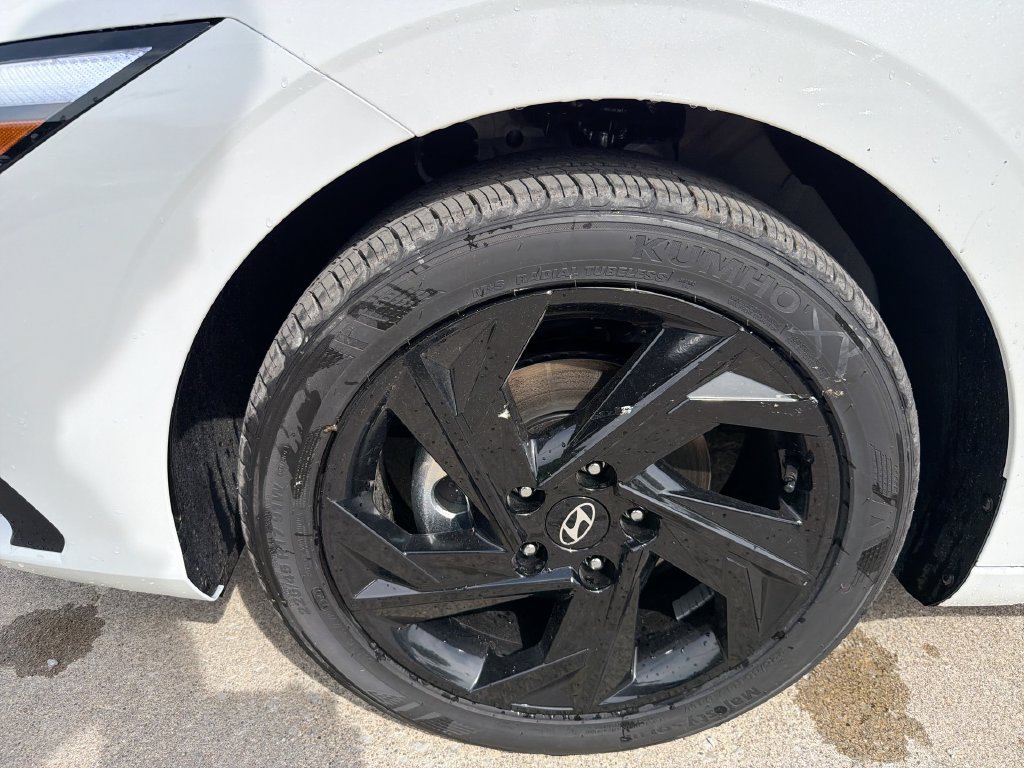 New 2026 Hyundai Elantra Sport FWD image 16