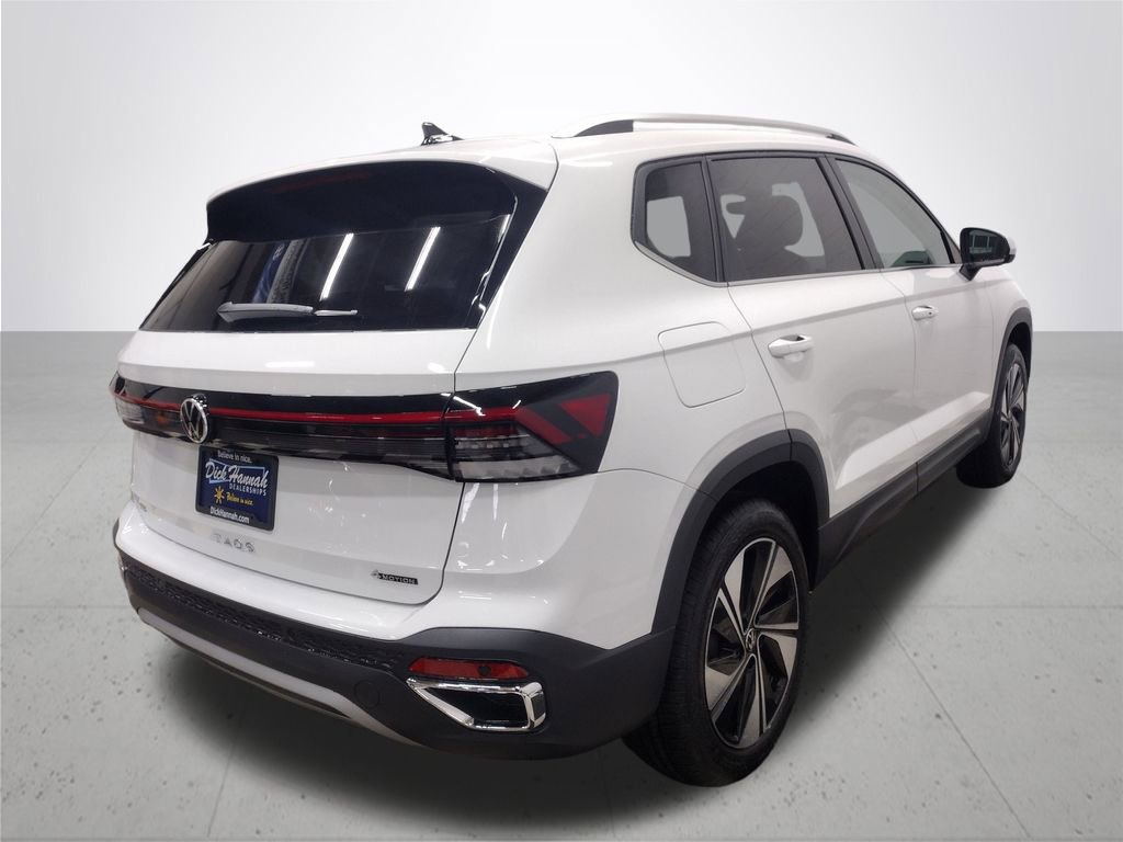 New 2025 Volkswagen Taos SE image 12