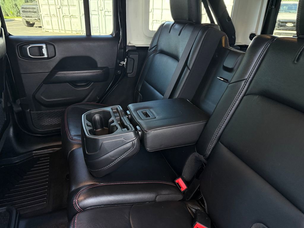 Used 2022 Jeep Wrangler Unlimited Rubicon w/ LED Lighting Group AWD/4WD image 35