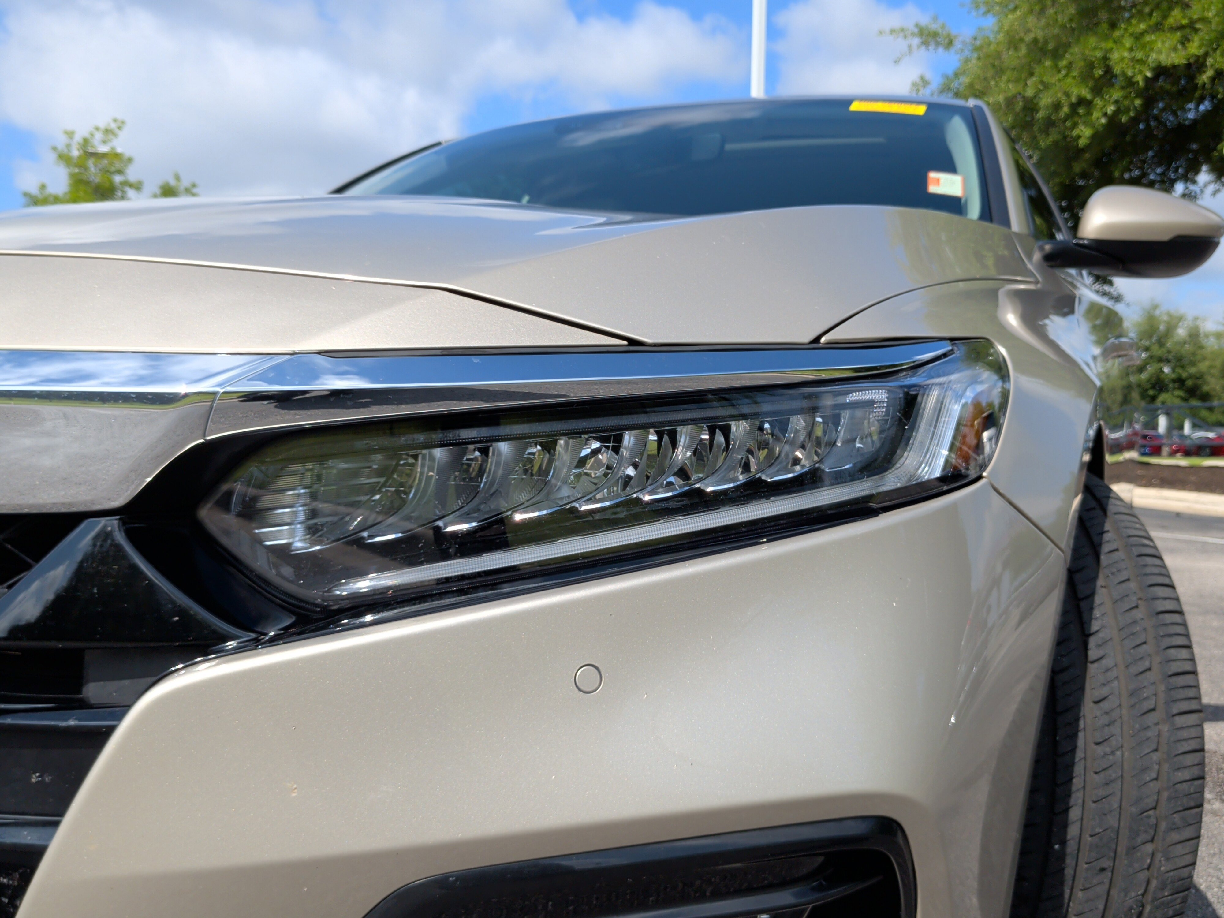 Used 2020 Honda Accord Touring image 3