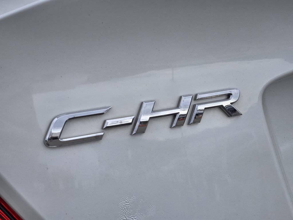 Used 2021 Toyota C-HR XLE FWD image 13