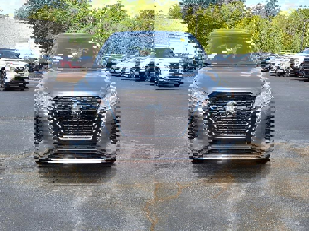 New 2025 Nissan Kicks Play S image 2