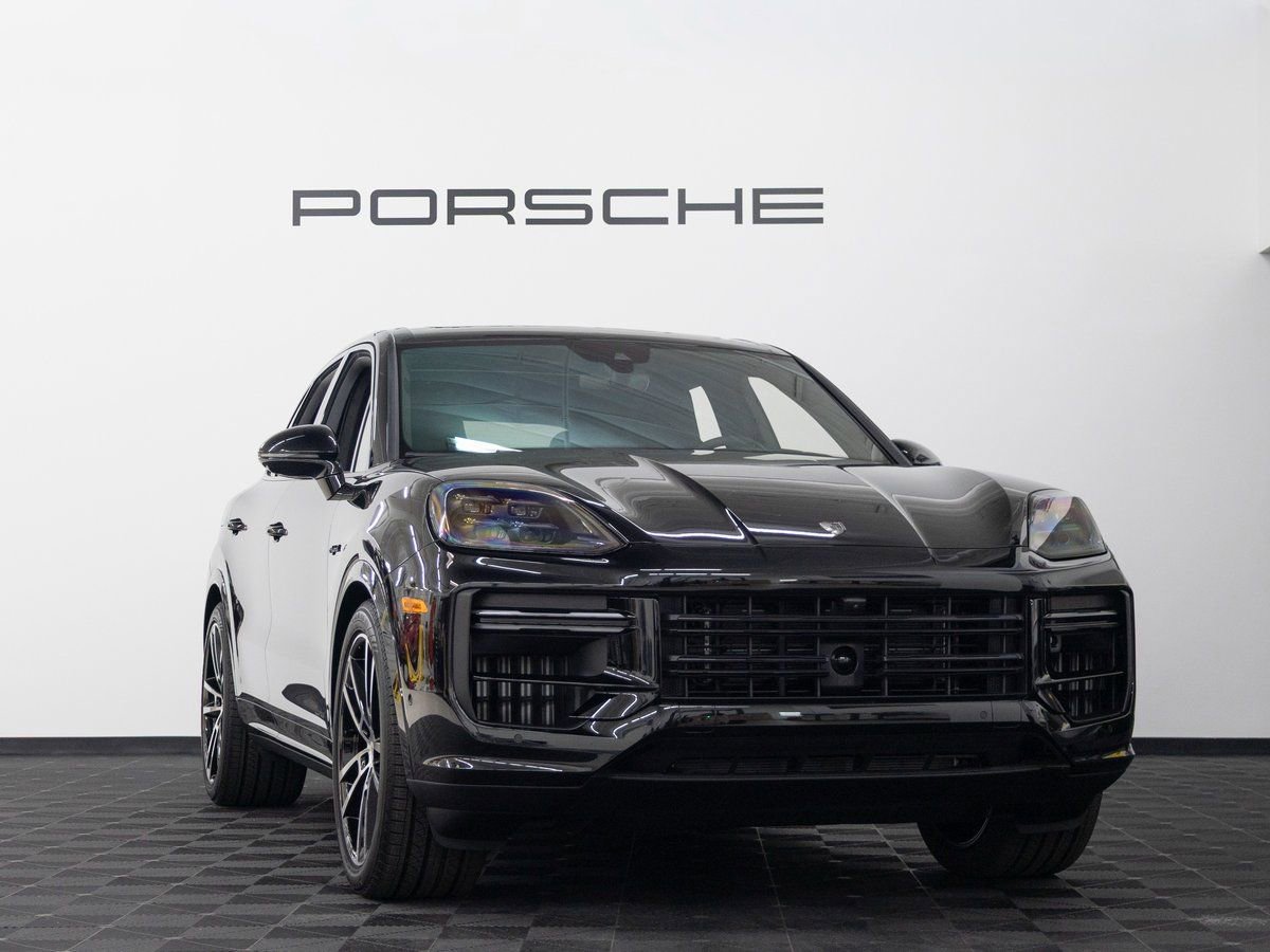 New 2025 Porsche Cayenne Turbo image 8