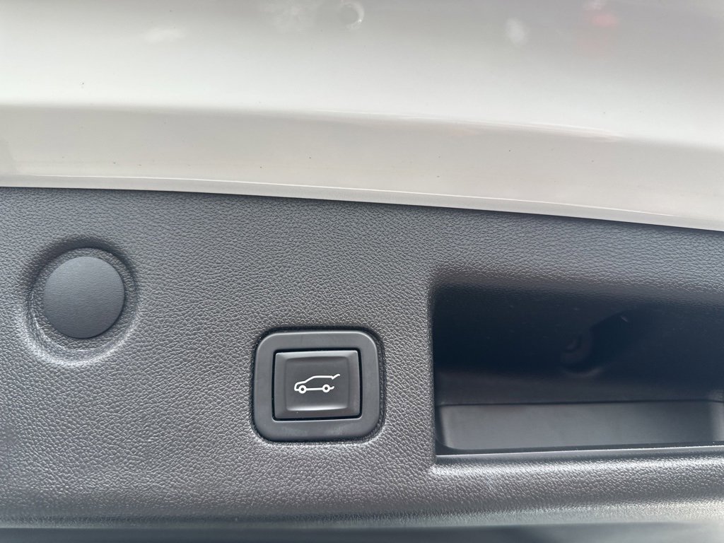 Used 2019 Chevrolet Equinox LT image 10