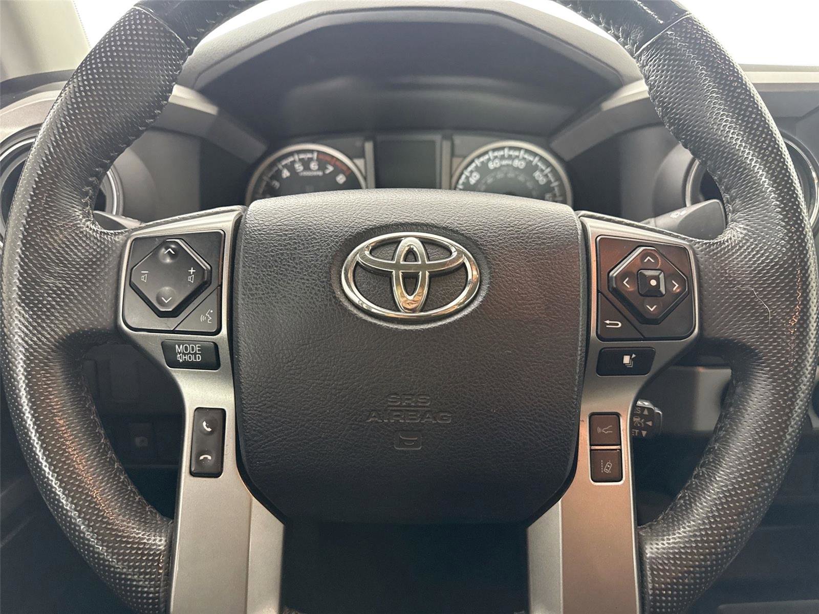 Used 2020 Toyota Tacoma SR5 AWD/4WD image 15