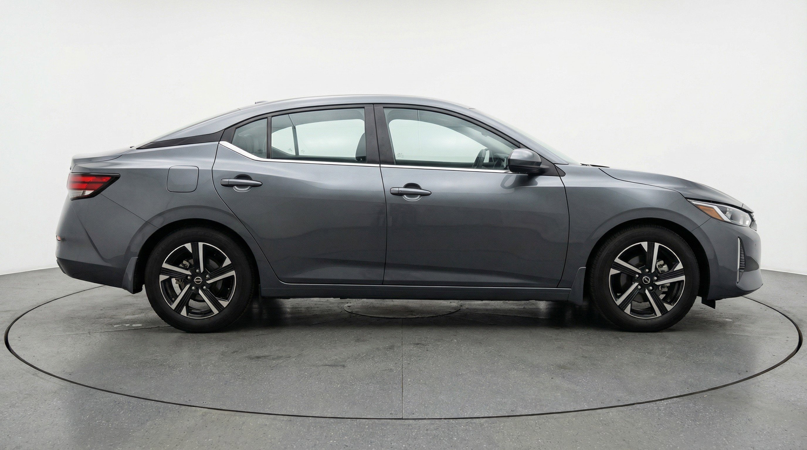 Used 2025 Nissan Sentra SV image 11