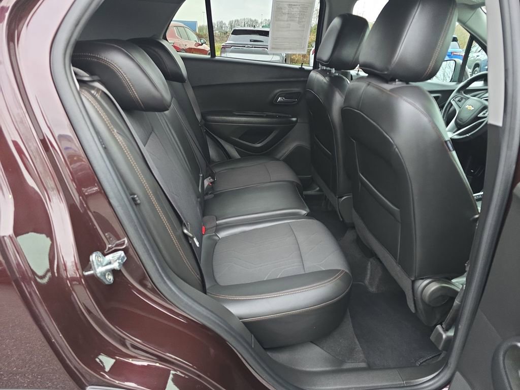 Certified 2022 Chevrolet Trax LT w/ LT Convenience Package image 28